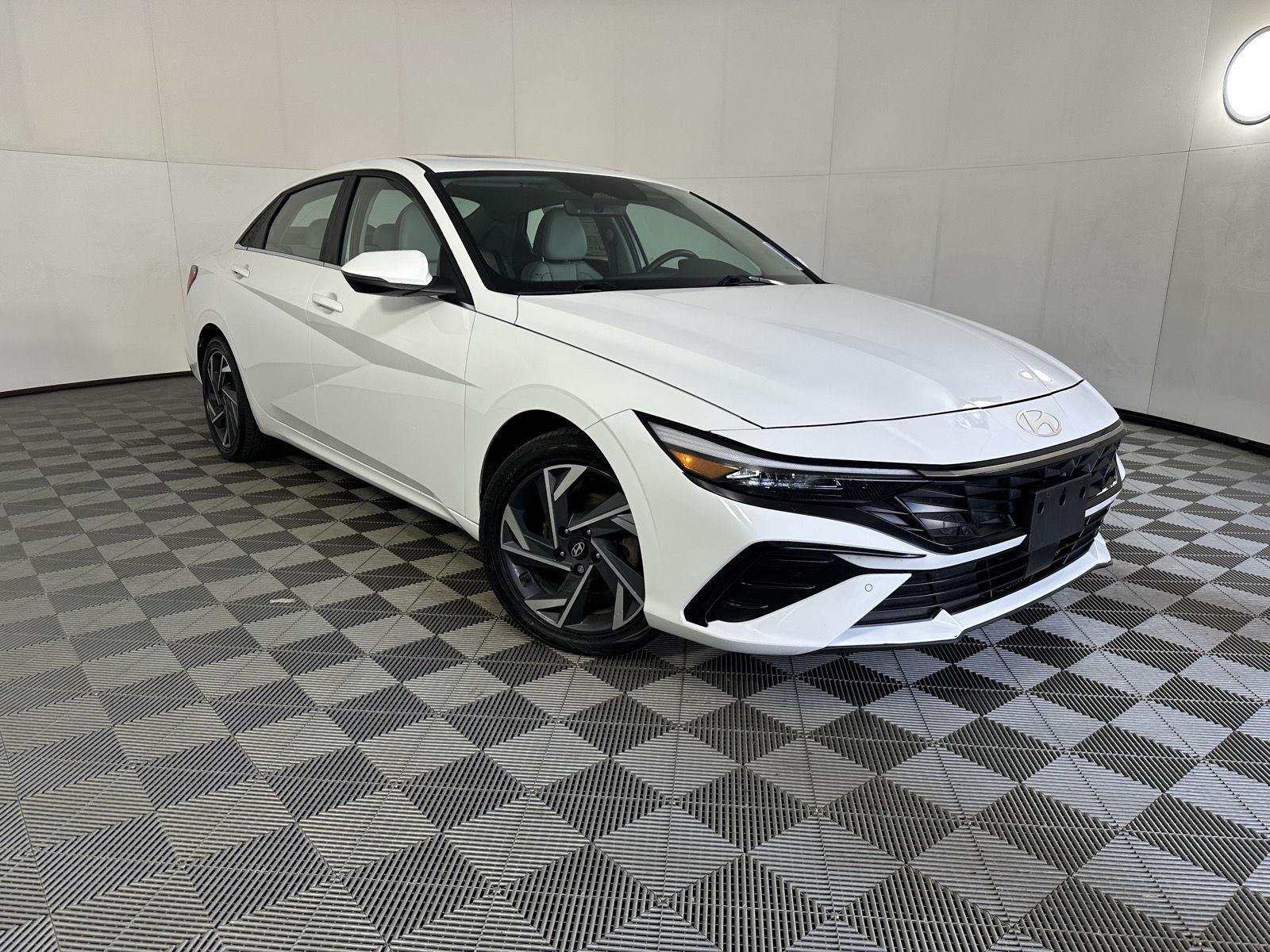 Used 2024 Serenity White Hyundai Limited image 13
