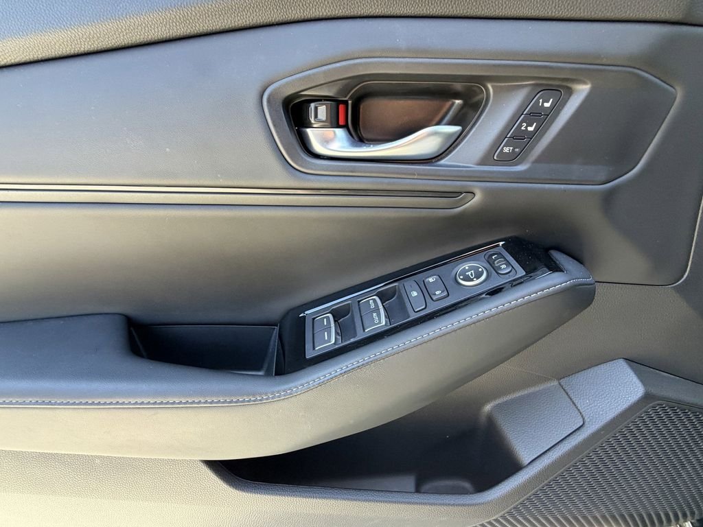 Certified Used 2025  Honda Touring image 22