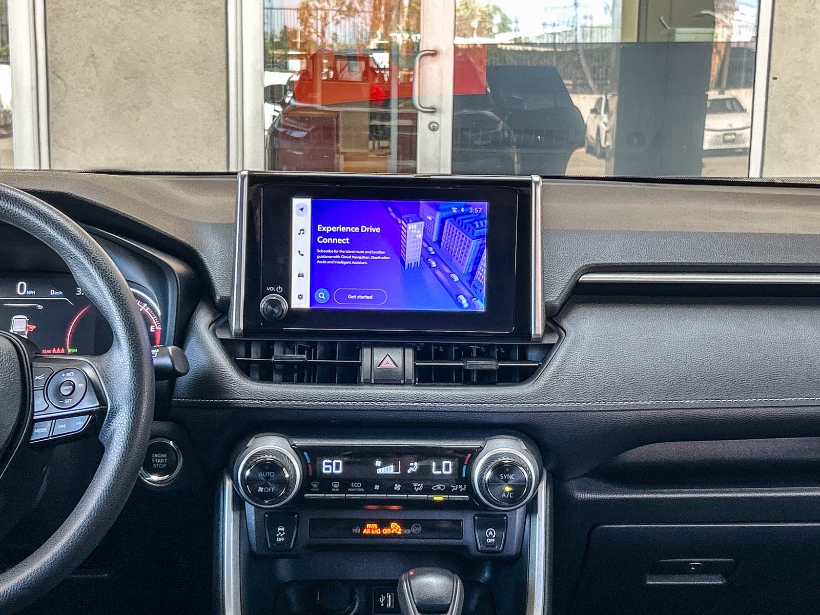 2025 Toyota RAV4 XLE - Photo 13