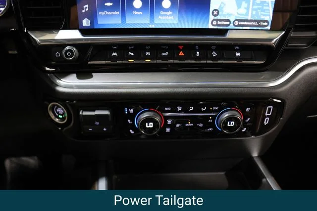 Used 2025 Pearl Chevrolet High Country image 21