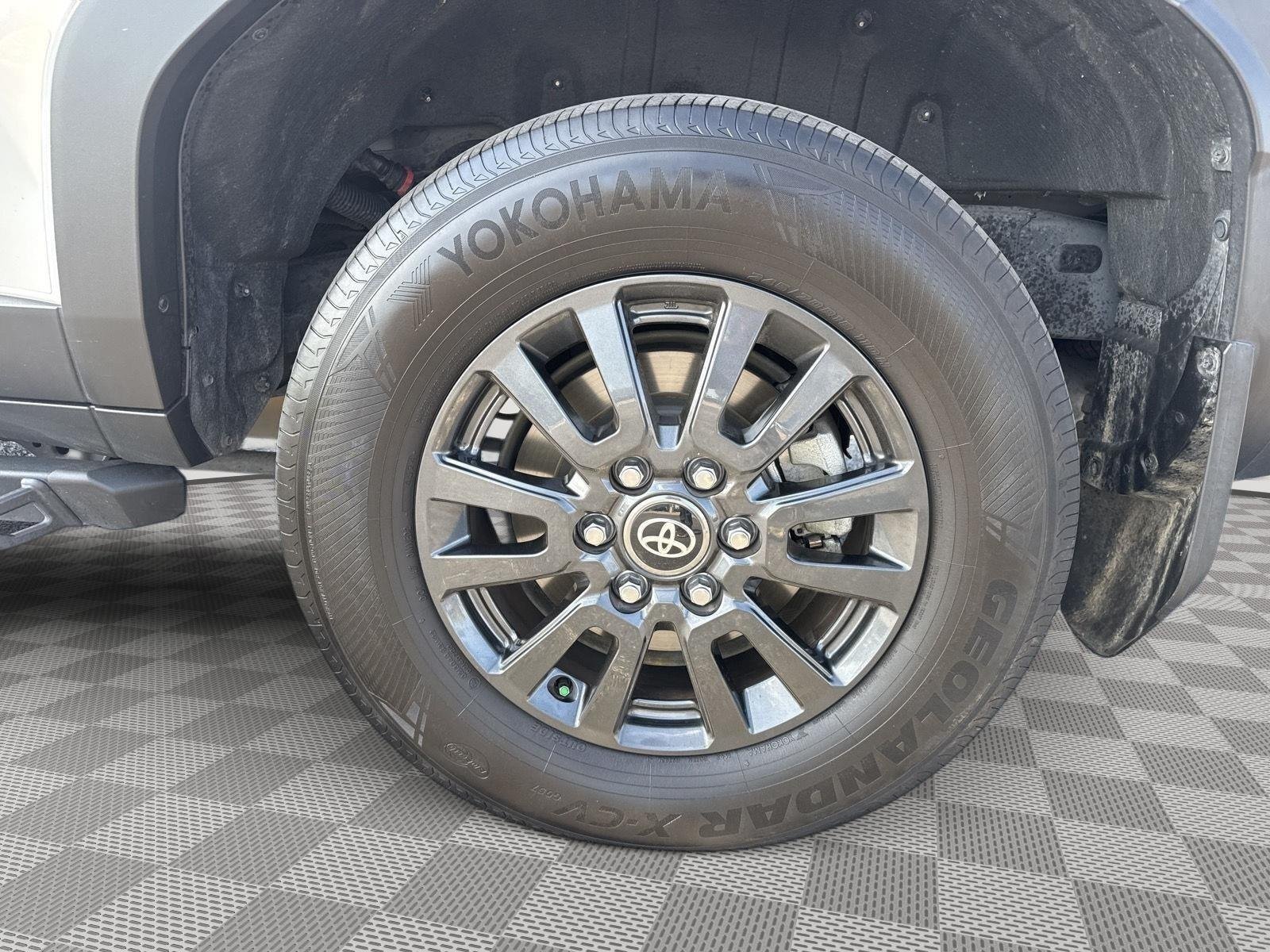 Used 2025 Ice Cap Toyota 1958 image 7