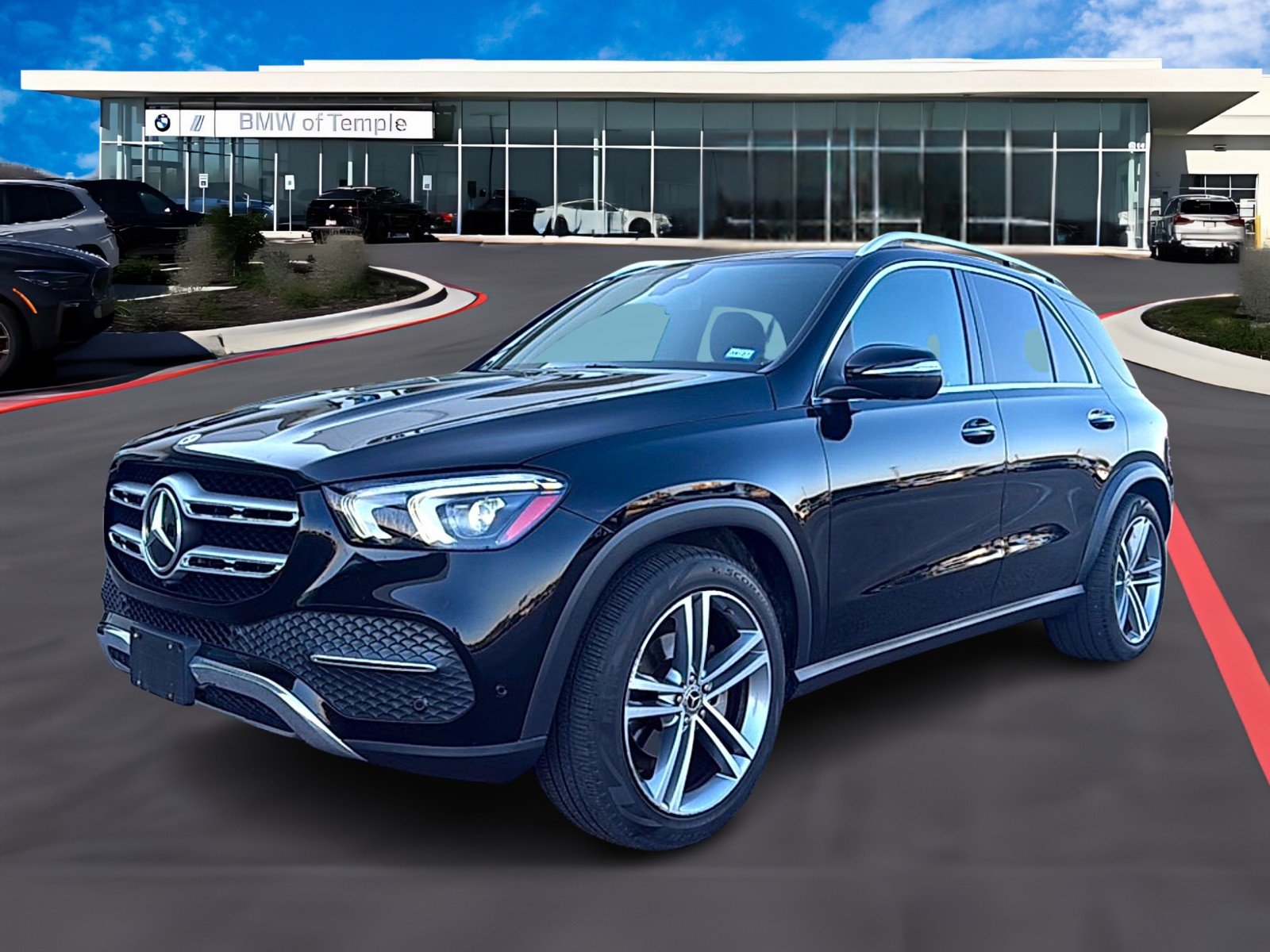 Used 2022 Obsidian Black Metallic Mercedes-Benz 4MATIC® image 1