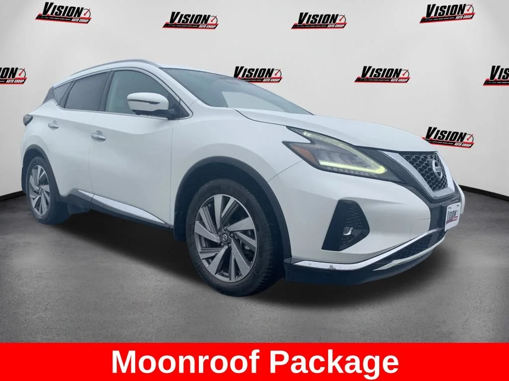 Used 2020 White Nissan SL image 9