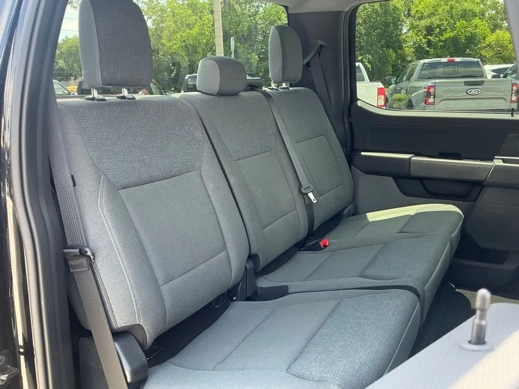 Used 2025 Black Ford XLT image 19