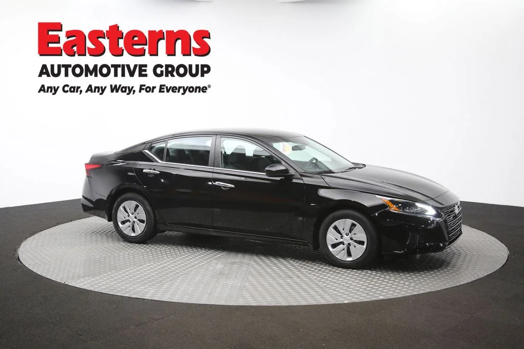 Used 2023 Black Nissan 2.5 S image 46