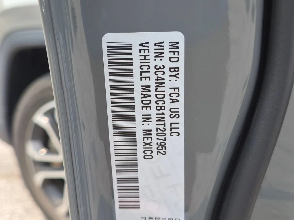 Used 2022 Gray Jeep Limited image 23