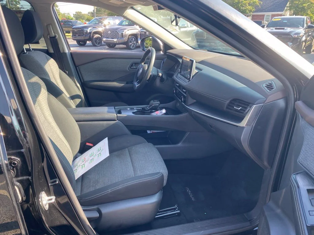 Used 2021 Black Nissan S image 15