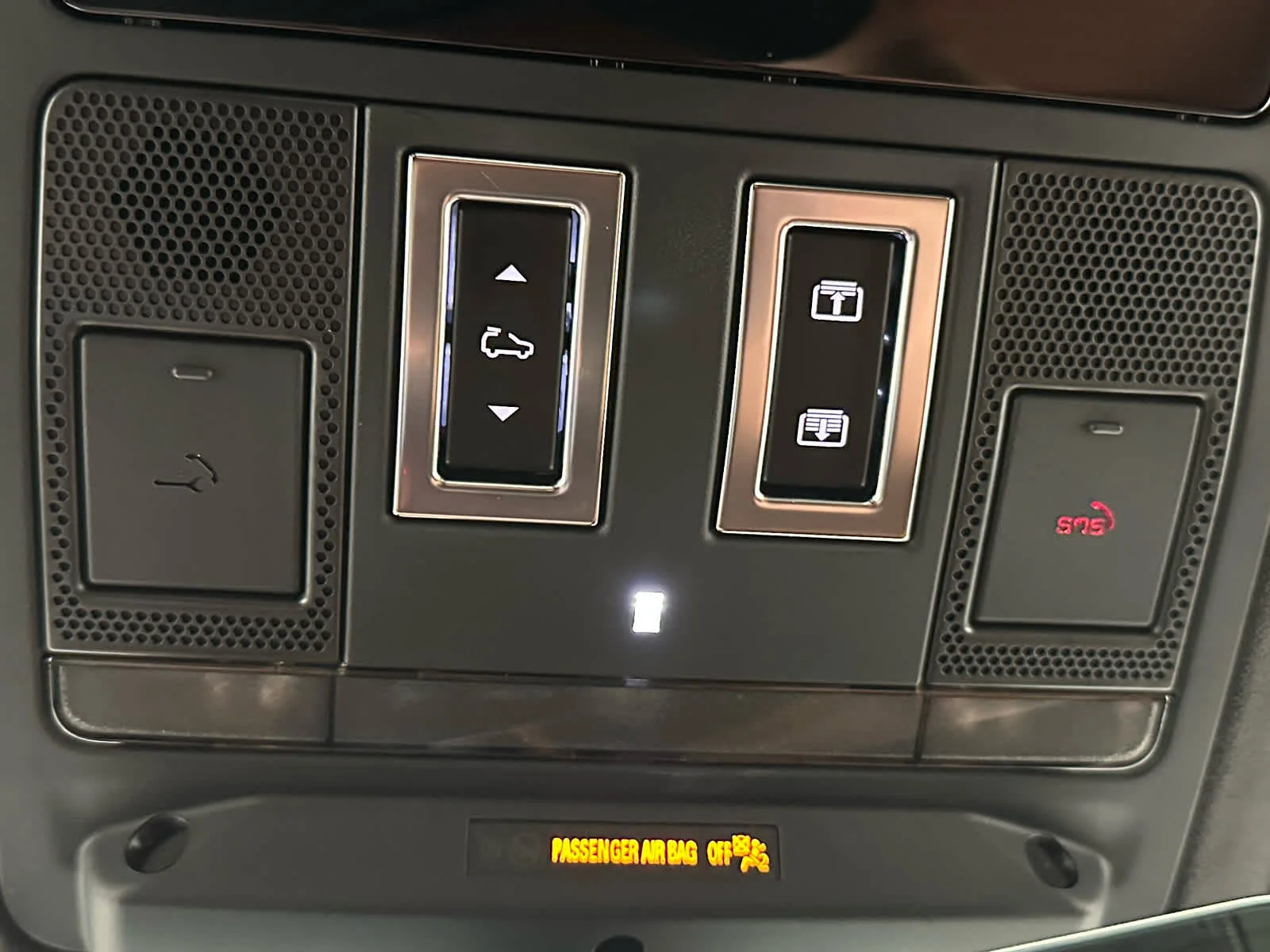 Used 2025 Petra Copper Premium Metallic Land Rover OCTA image 41