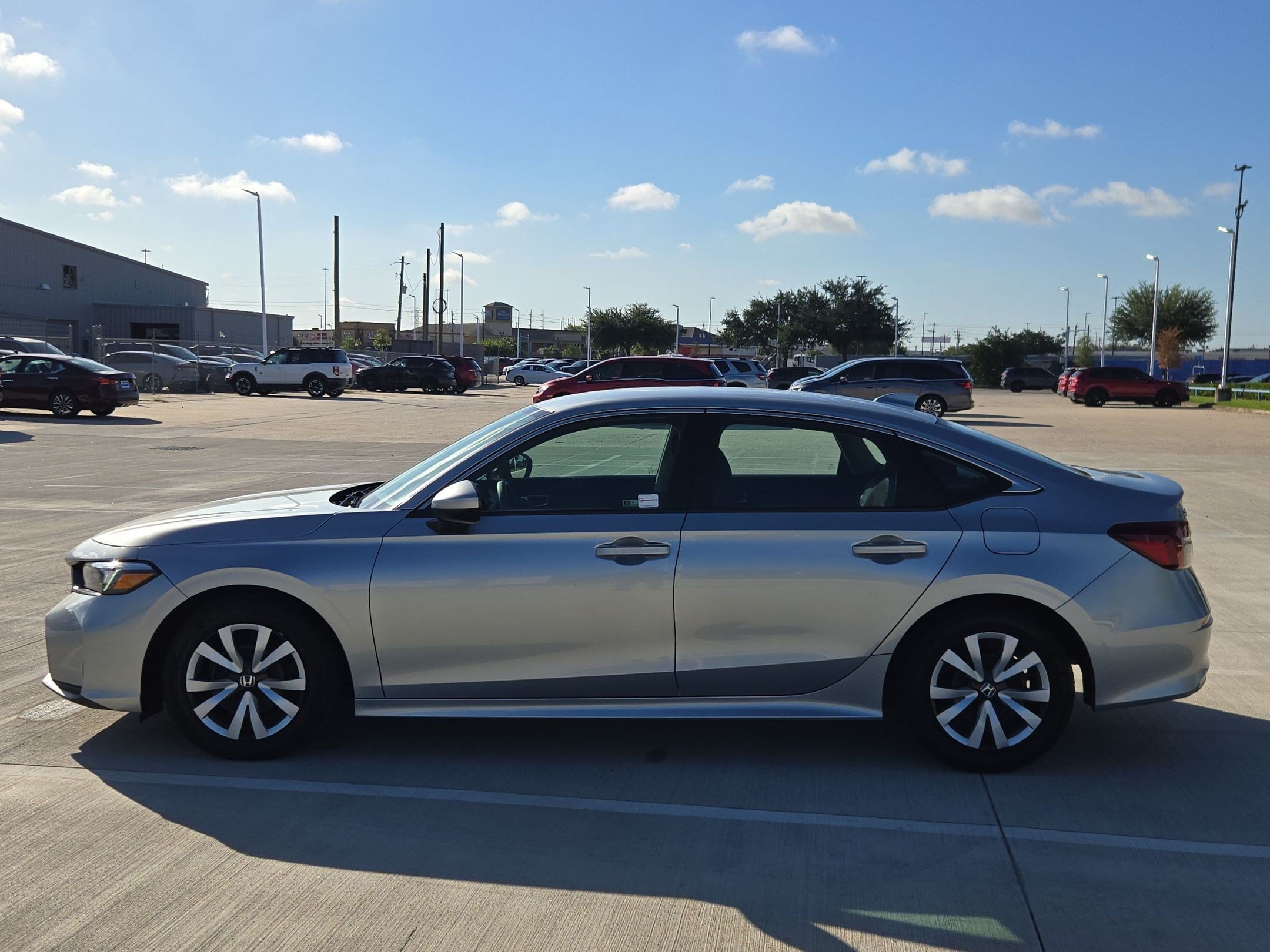 Certified Used 2025 Solar Silver Metallic Honda LX image 6