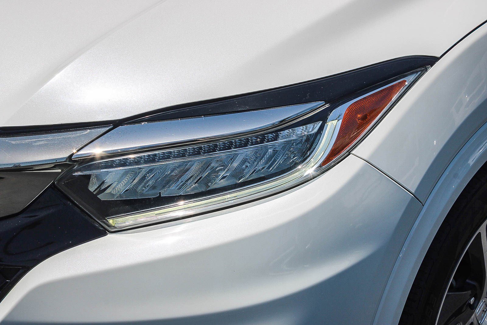 Used 2019 Platinum White Pearl Honda Touring image 4