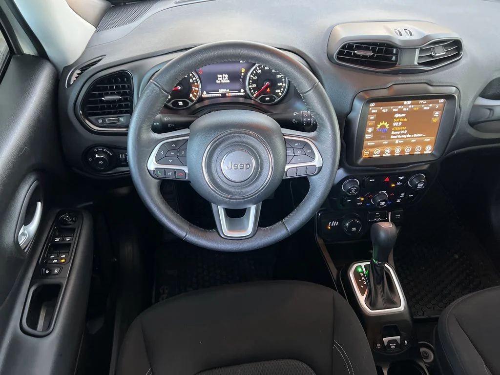 Used 2023 White Jeep Altitude image 21