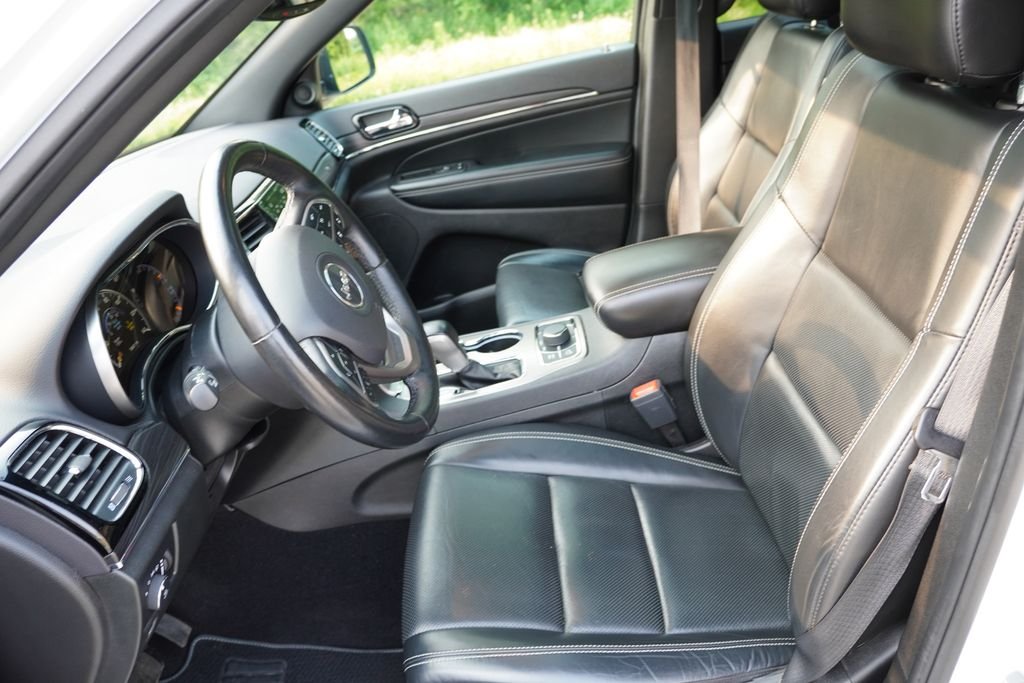 Used 2021 White Jeep 80th Anniversary Edition image 4