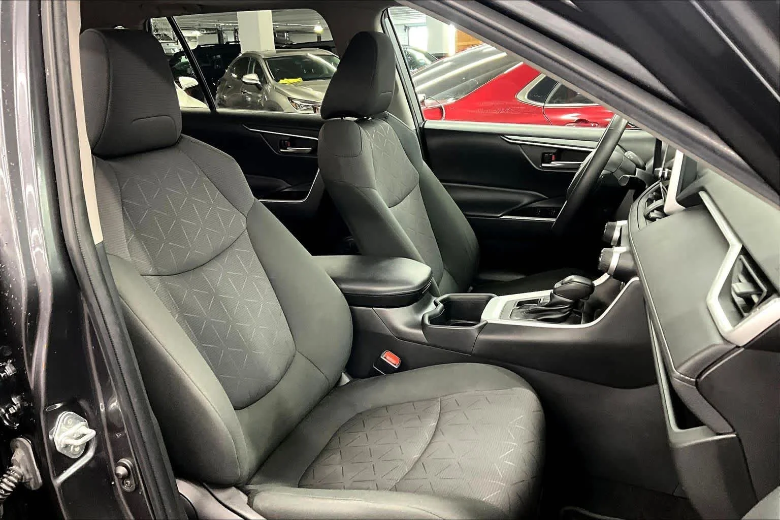 2023 Toyota RAV4 XLE - Photo 8