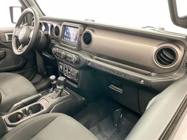 Used 2021 GRAY Jeep Sport image 29