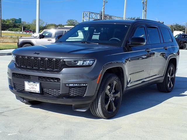Used 2025 Gray Jeep Limited image 2