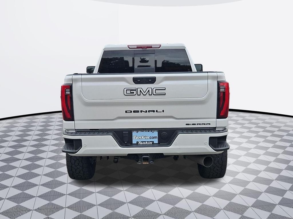 Used 2024 White Frost GMC Denali Ultimate image 5
