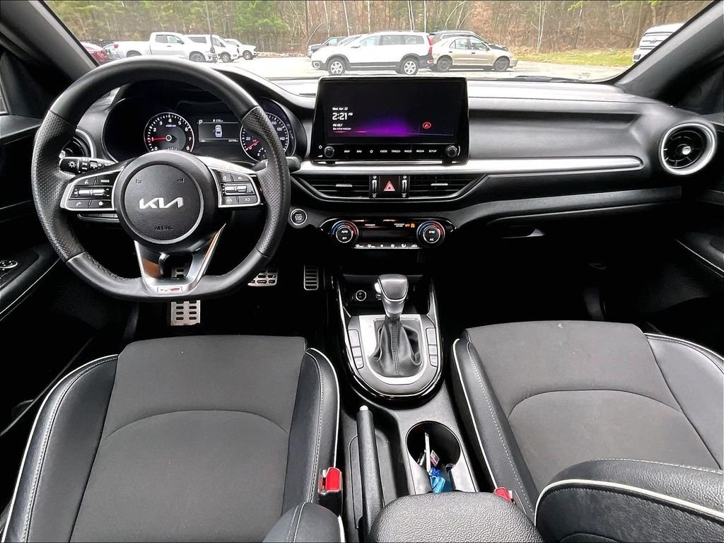 Used 2023 Gravity Gray Kia GT-Line image 21