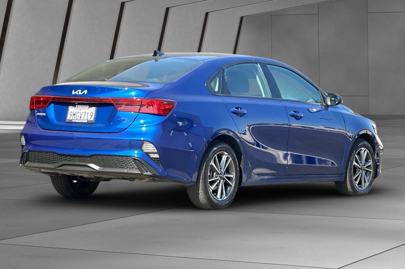2024 Kia Forte LXS photo 3