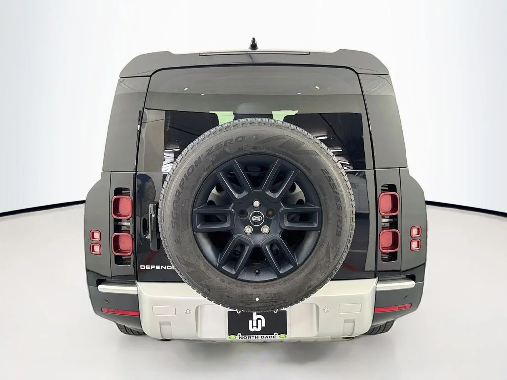Used 2024 Black Land Rover S image 6