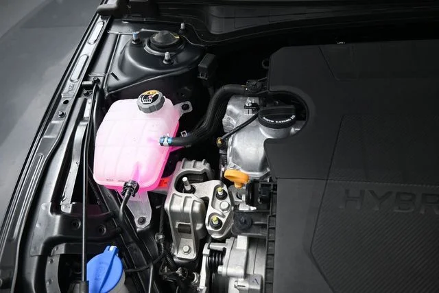 Used 2025 Black Hyundai SEL Sport image 32