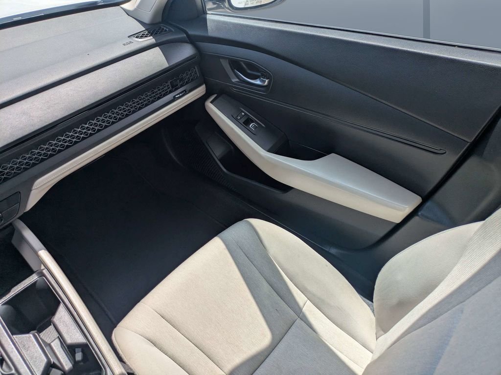 Used 2024 White Honda LX image 15