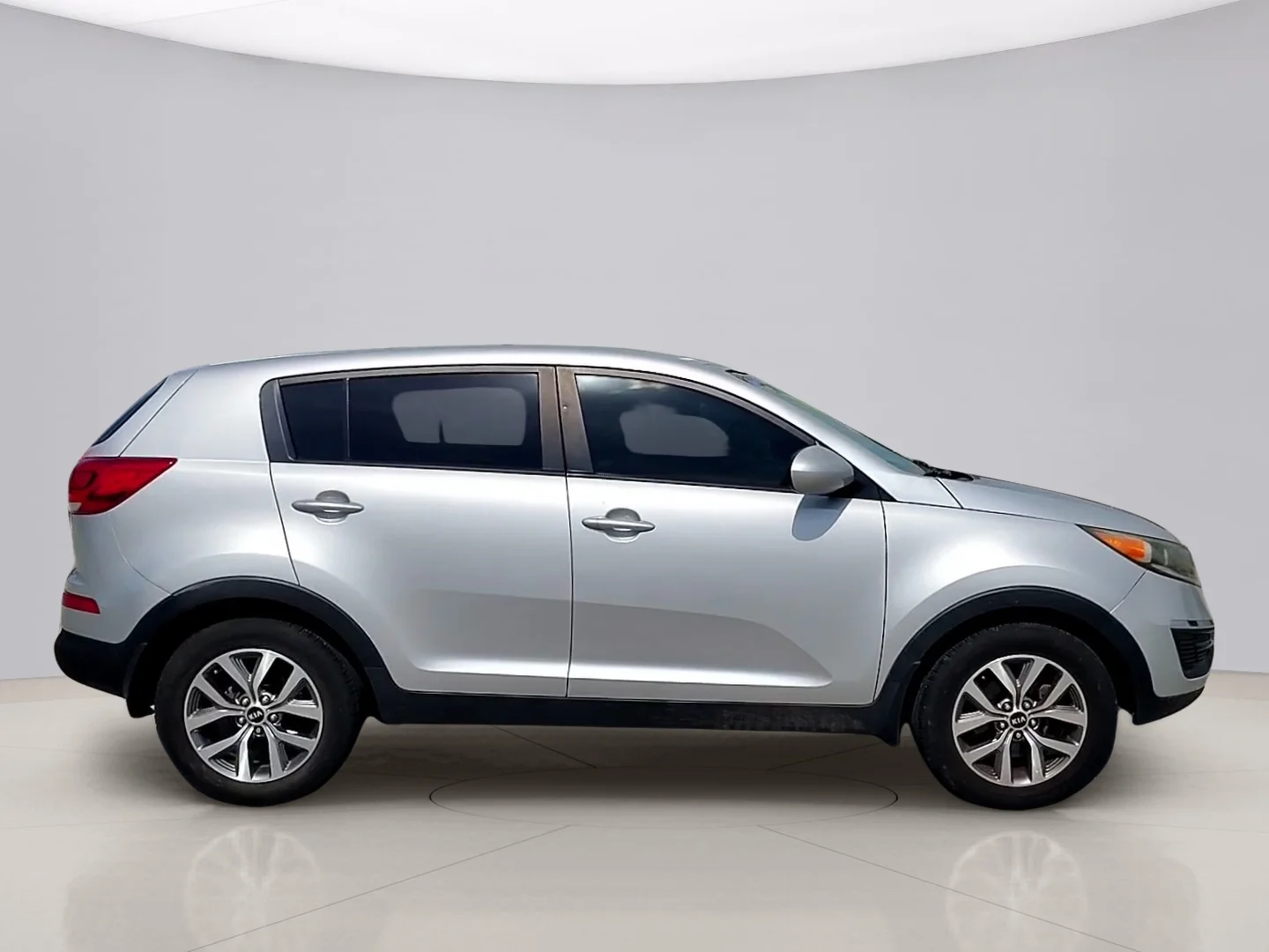 Used 2016 Silver Kia LX FWD image 6