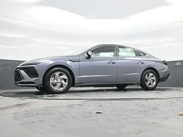 New 2026 Blue Hyundai SE image 21