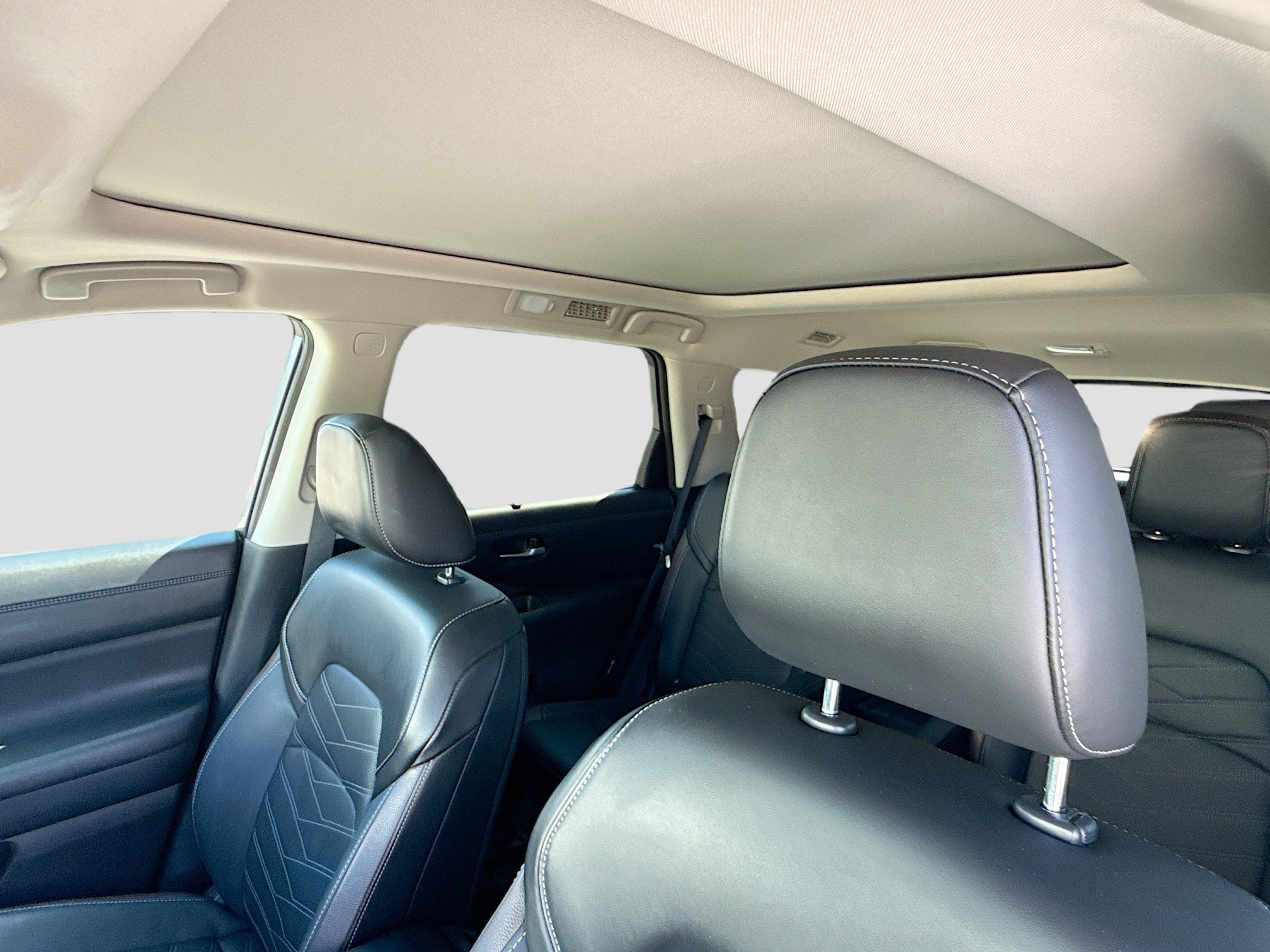 Used 2025 Gun Metallic Nissan Platinum image 28