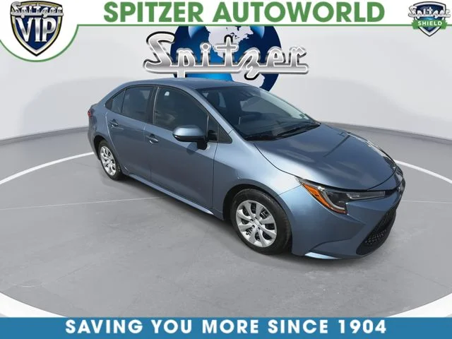 Used 2021  Toyota LE image 2