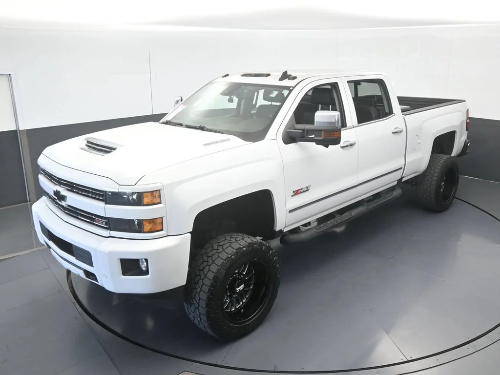 Used 2018 Summit White Chevrolet LTZ image 55