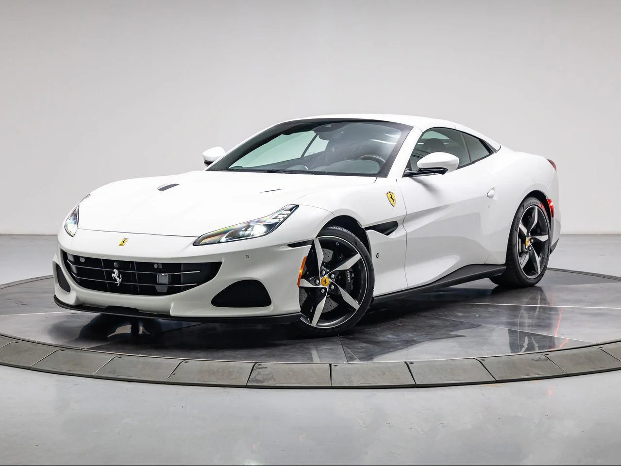 Used 2023 Bianco Cervino Ferrari M image 9