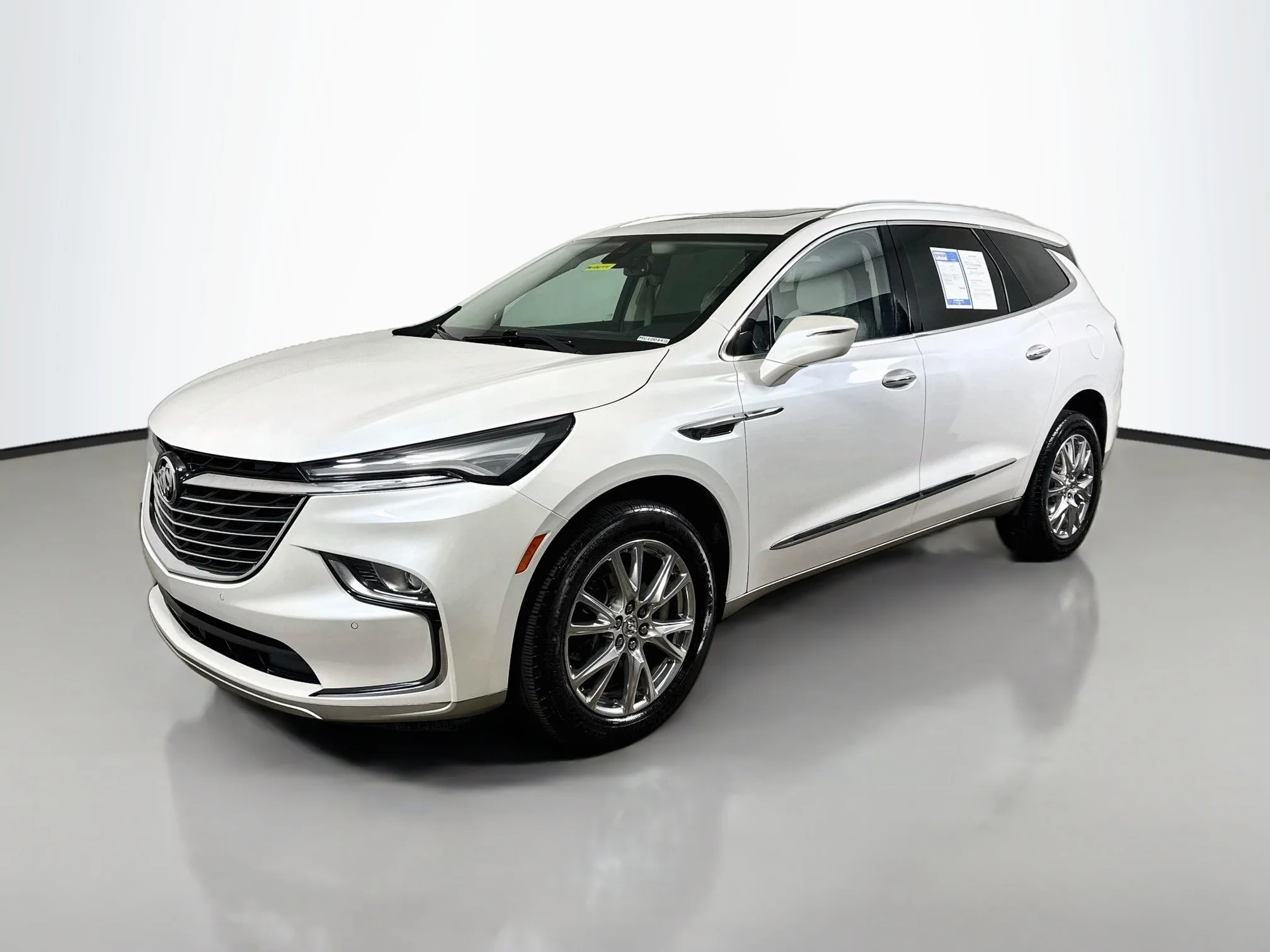 Used 2023 White Frost Tricoat Buick Essence image 3