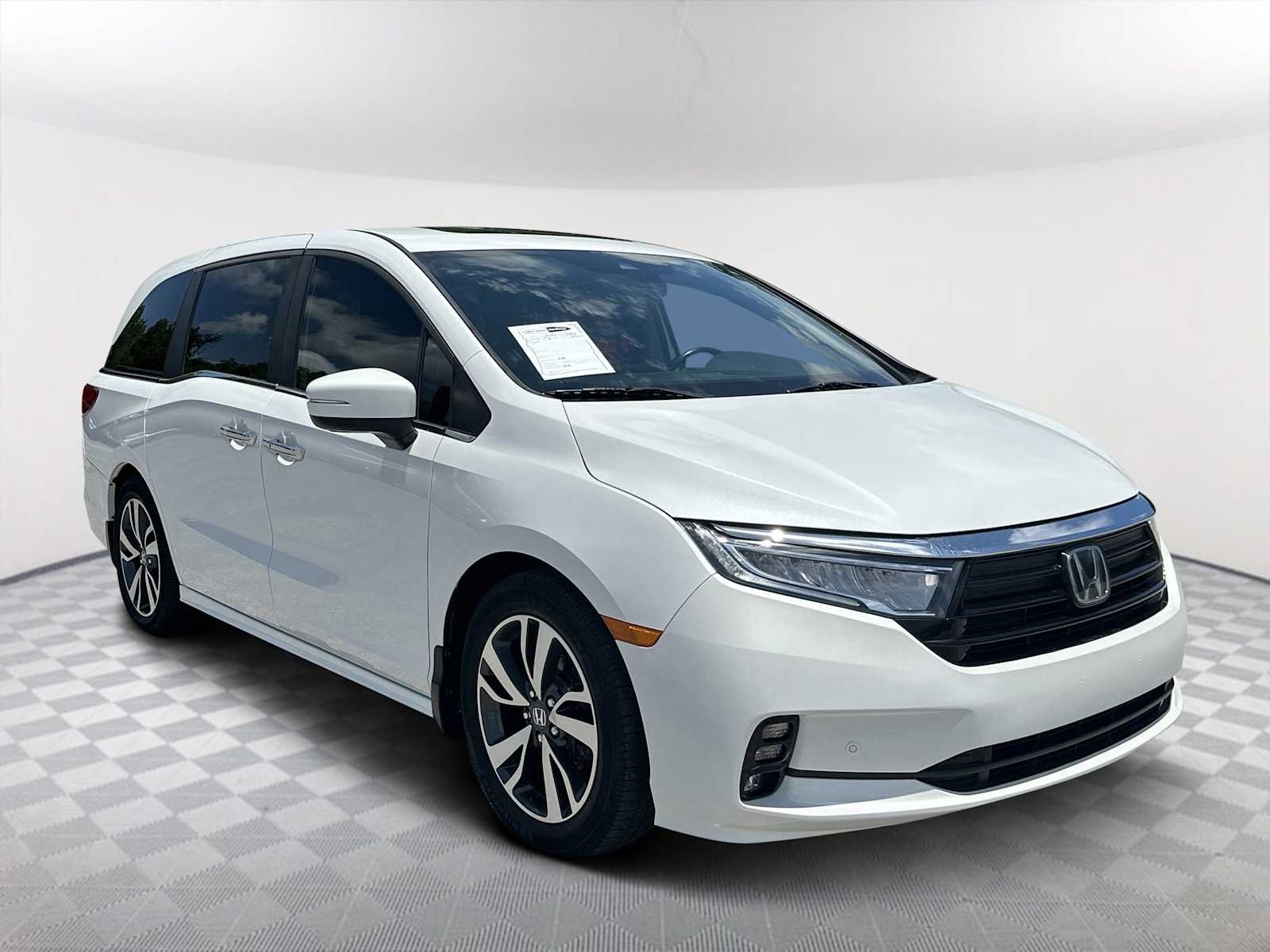 2021 Honda Odyssey Touring's photo