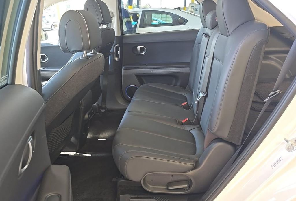 Used 2022 White Hyundai SEL image 7