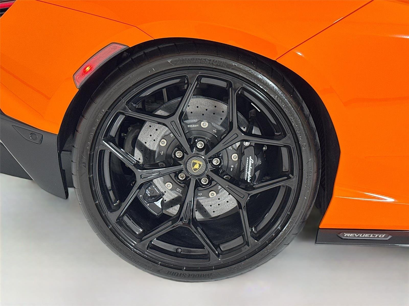 Used 2024 Arancio Apodis Metallic Lamborghini  image 41