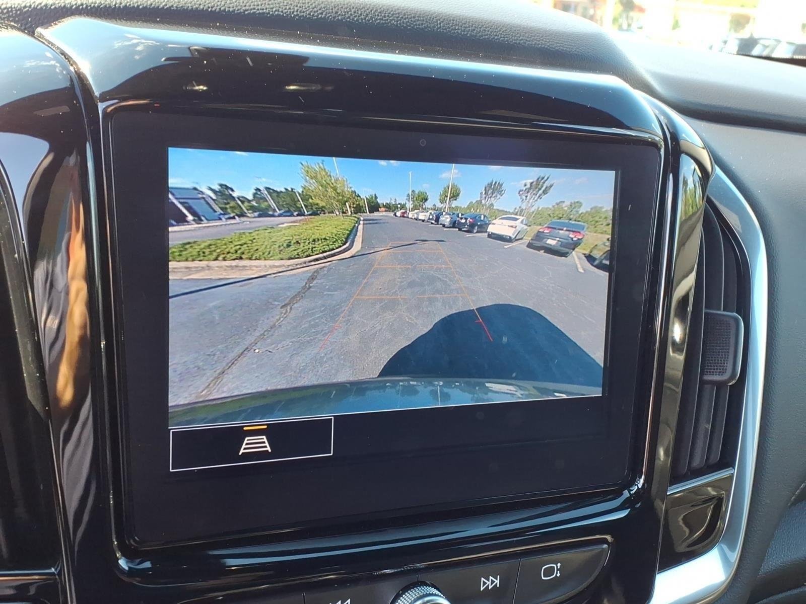Used 2023 Silver Sage Metallic Chevrolet LT Cloth image 4