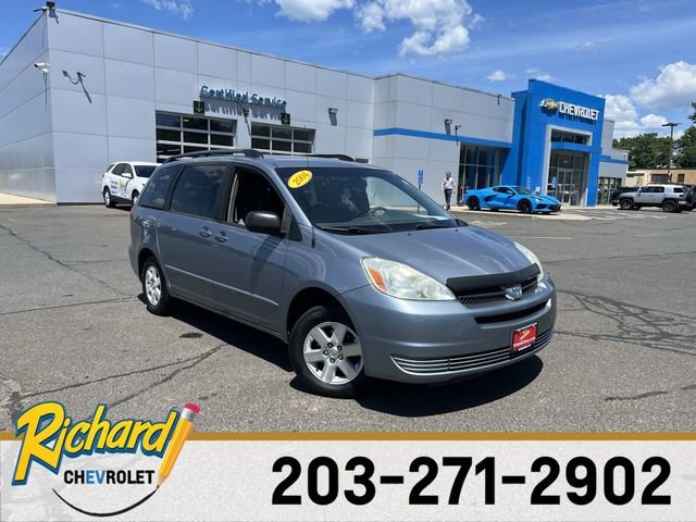 2004 Toyota Sienna CE 7-Passenger's photo