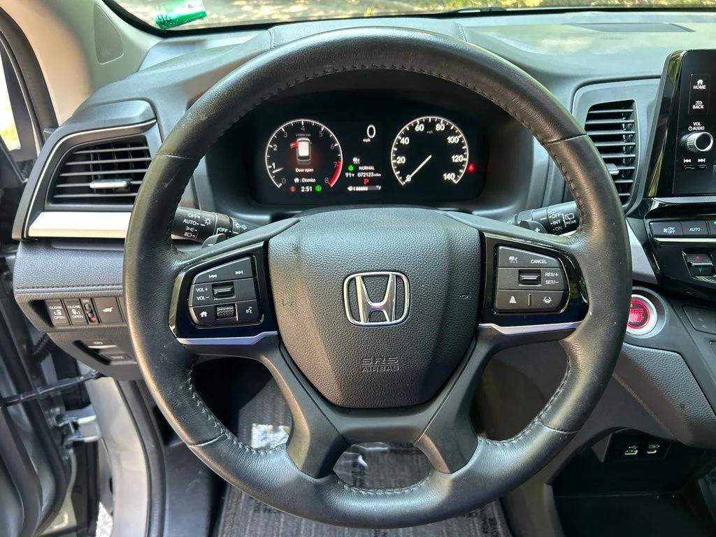 Used 2025 Black Honda EX-L image 19