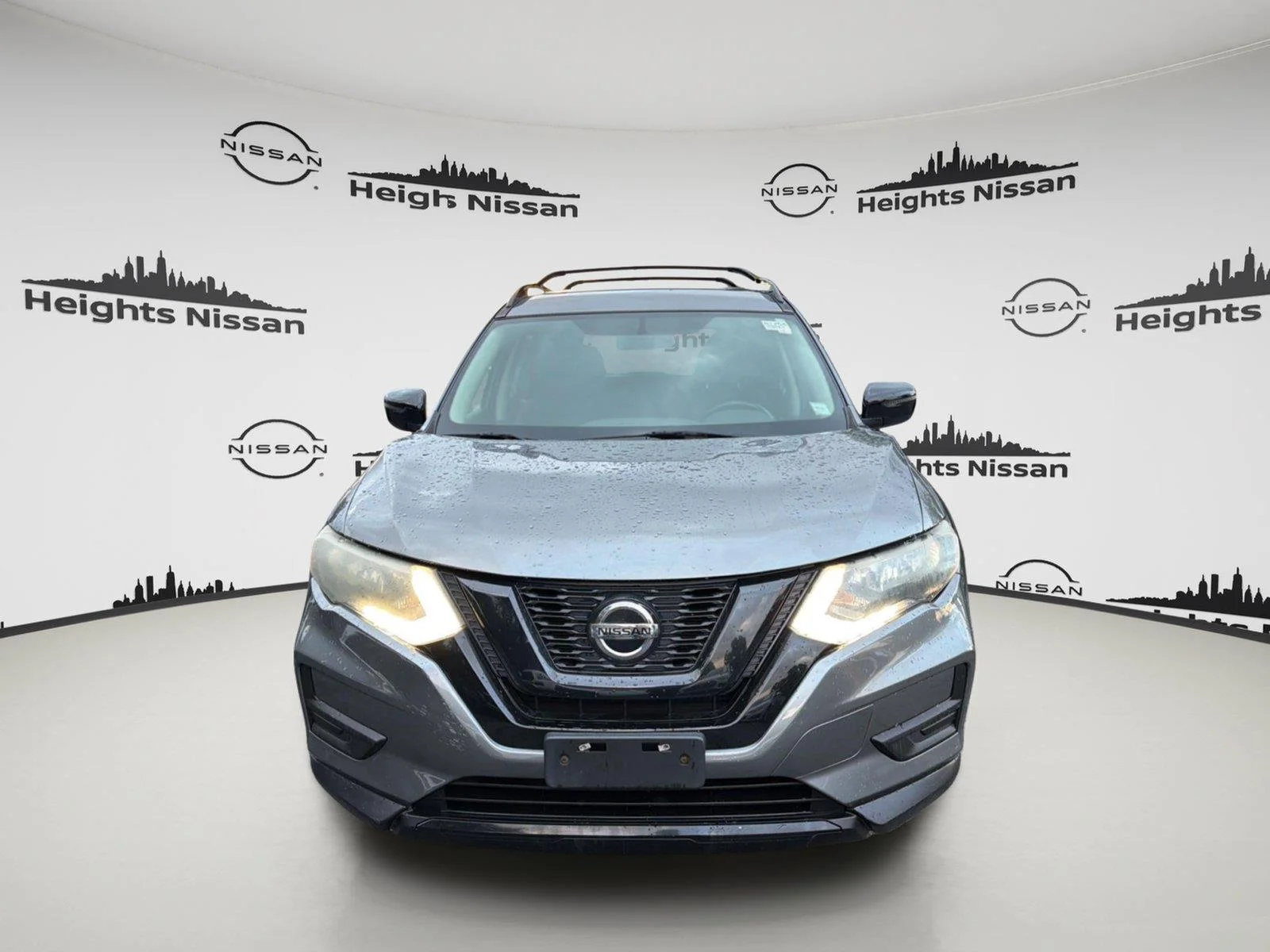 Used 2018 Gun Metallic Nissan SV image 8