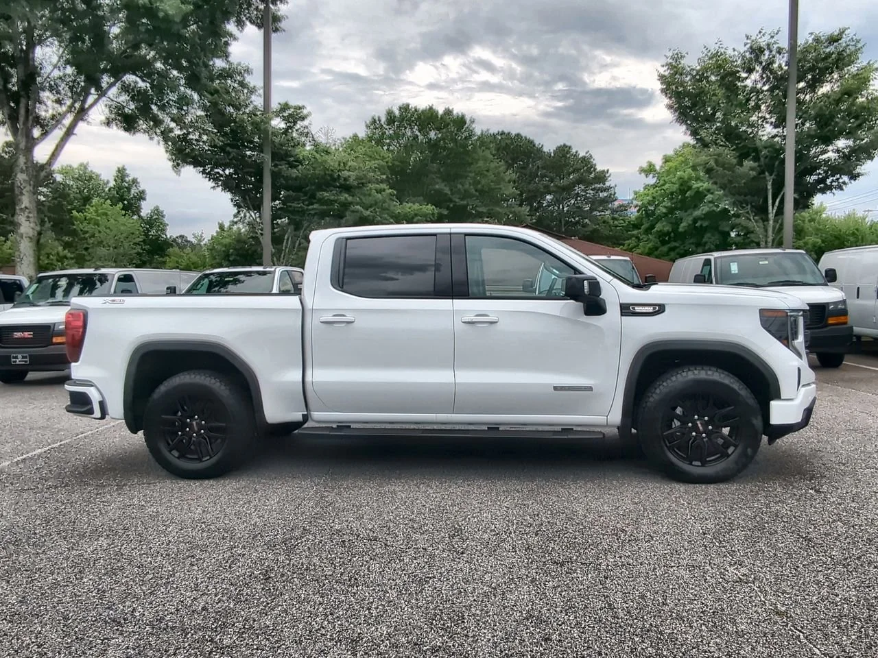 New 2026 Summit White GMC Elevation image 9