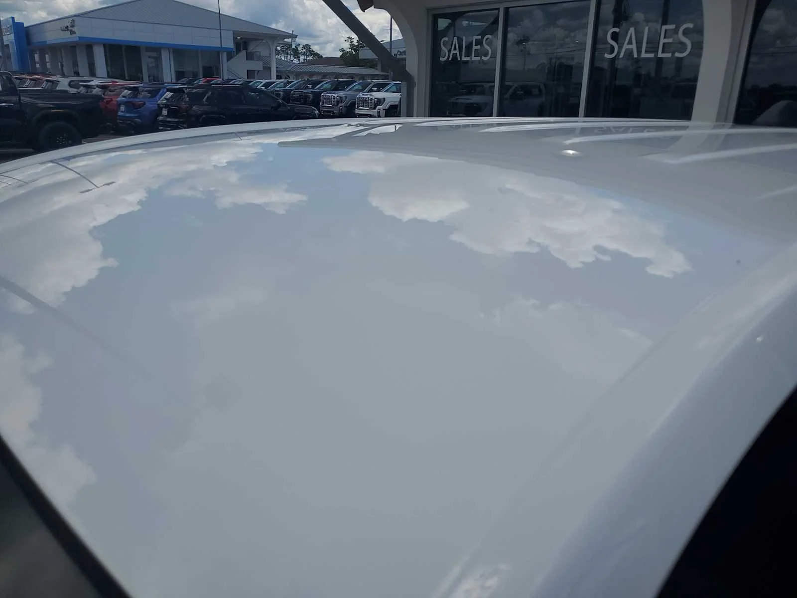 Used 2024 Summit White Chevrolet LT image 15