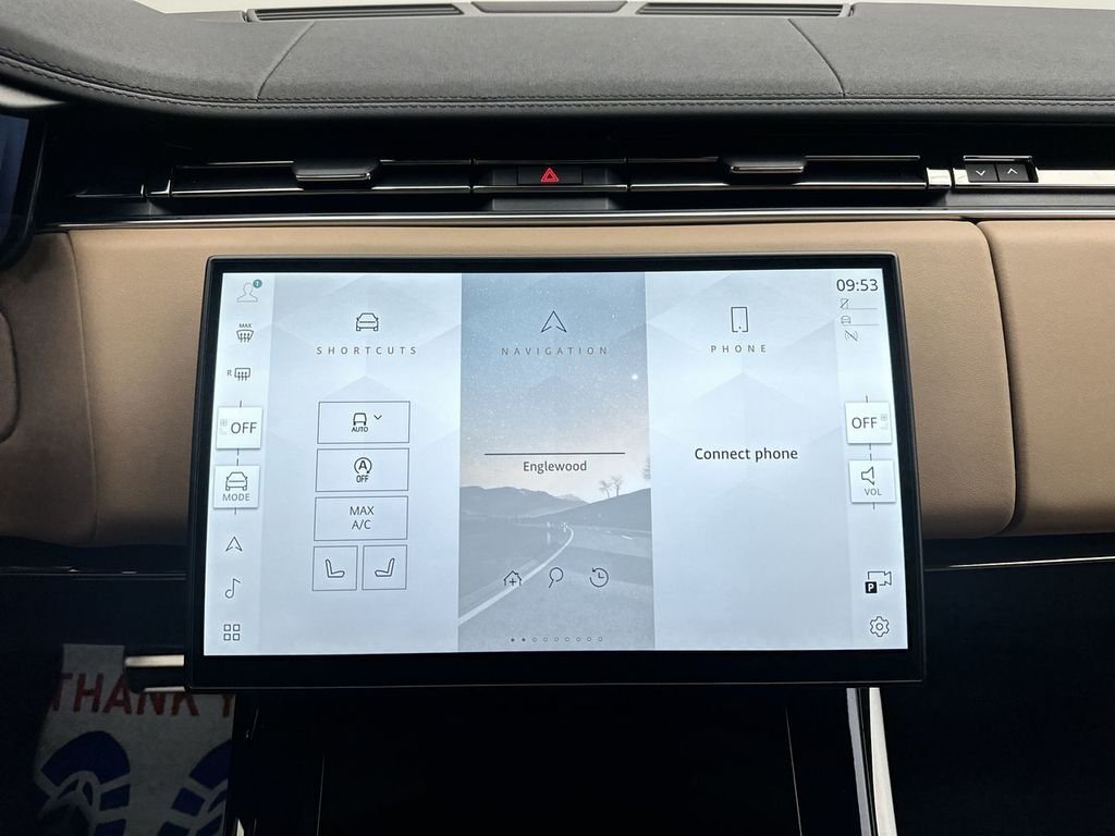 Used 2024 Fuji White Land Rover Dynamic SE image 18