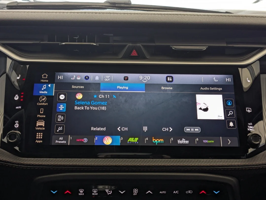 New 2026 Black Jeep Limited - - 4x4 - 1.6L Turbo Hybrid - Power Liftgate - Wireless Charging & More! image 22