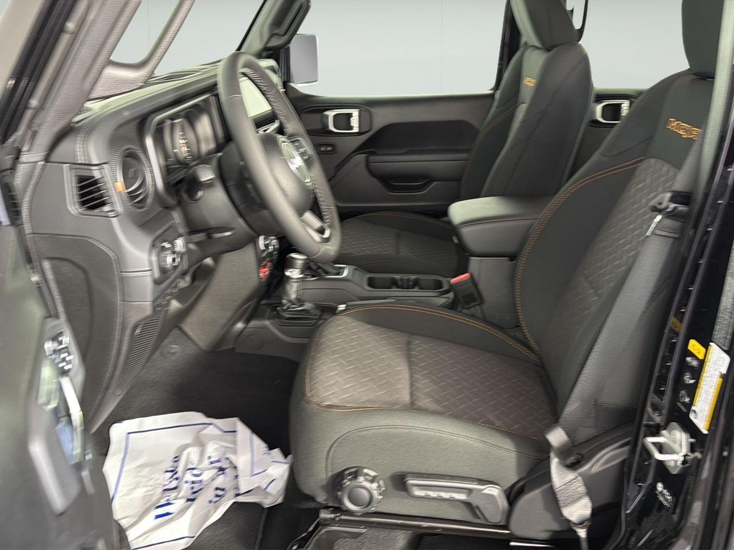 New 2026 Black Clear-Coat Exterior Paint Jeep Mojave image 10