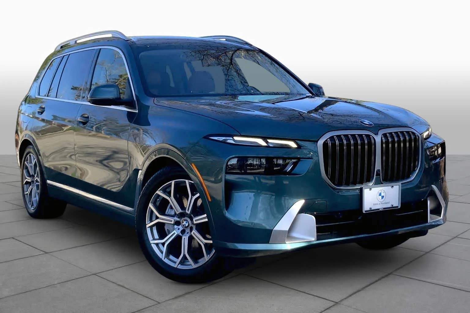 Used 2026 Blue Ridge Mountain Metallic BMW xDrive40i image 2