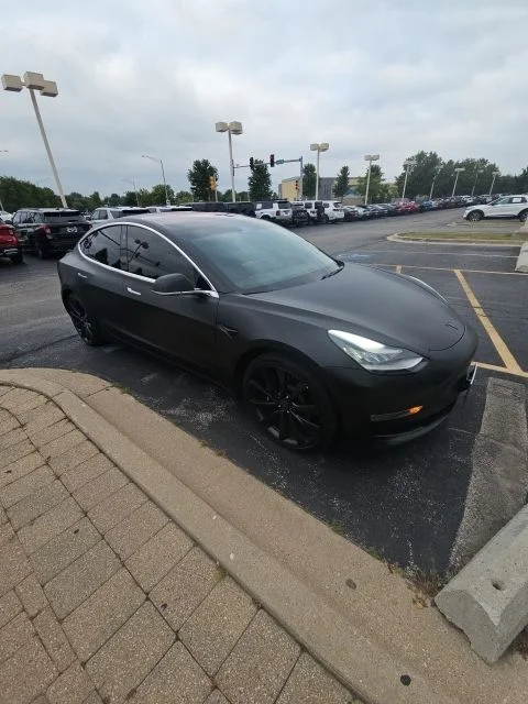 Used 2019 Black Tesla Long Range image 2