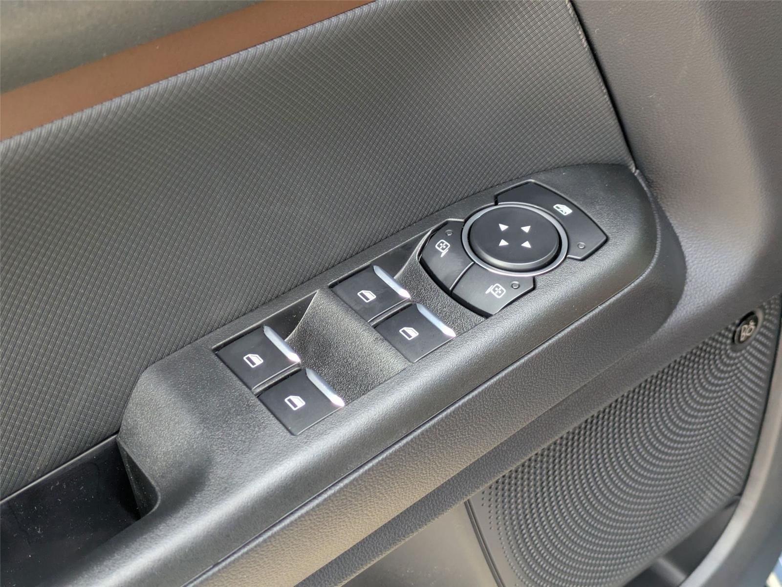 New 2025 Azure Gray Metallic Tri-Coat Ford Outer Banks® image 20