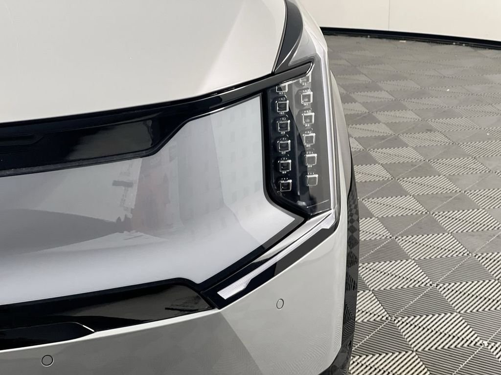 New 2026 Wolf Gray Kia Land AWD image 10