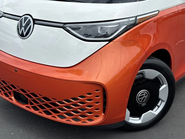 New 2025 Energetic Orange W/White Upper Volkswagen Pro S Plus image 8