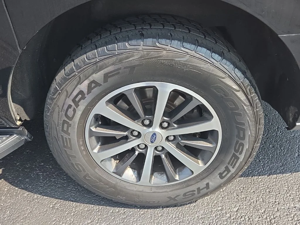 Used 2018 Black Ford XLT image 10